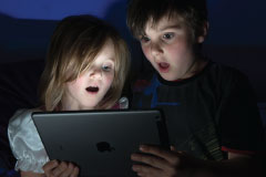 Çocukları bekleyen dijital tehlikelerin farkında mıyız?
